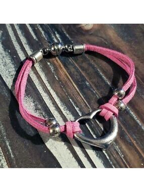 Antique Silver Dusty Pink Vegan Suede Heart Magnetic Clasp Bracelet